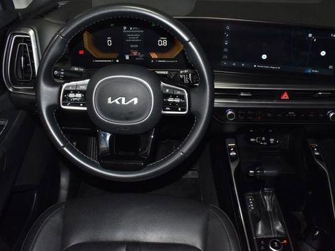 Used 2024 Kia Sorento S image 14