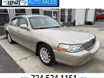 Used 2006 Lincoln Town Car Signature
