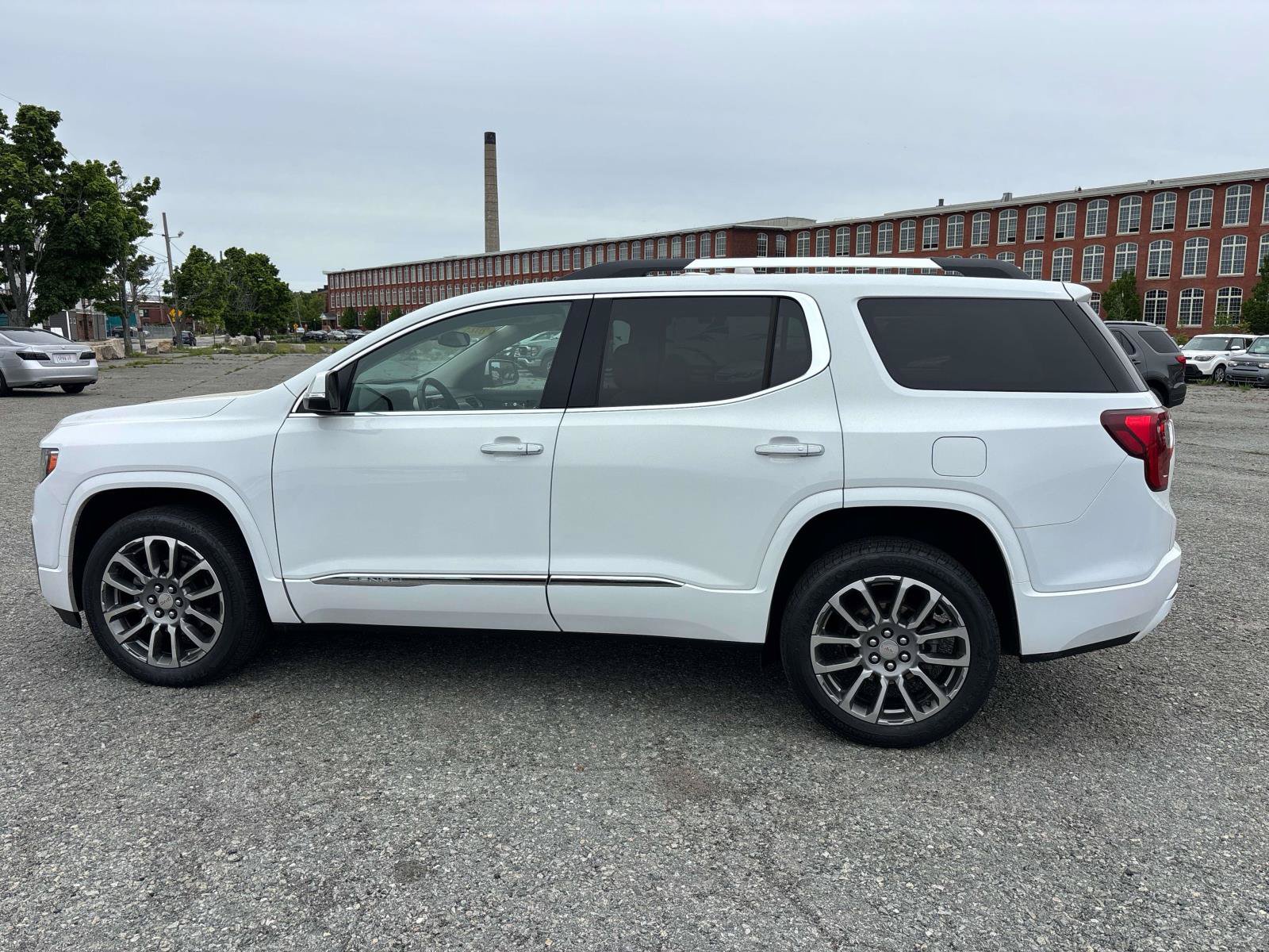 Used 2023 GMC Acadia Denali AWD/4WD image 8