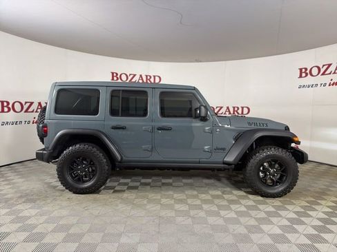 Used 2025 Jeep Wrangler Willys image 9
