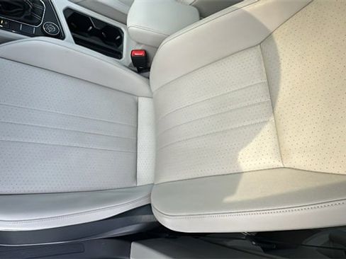 Used 2022 Volkswagen Tiguan SE image 22