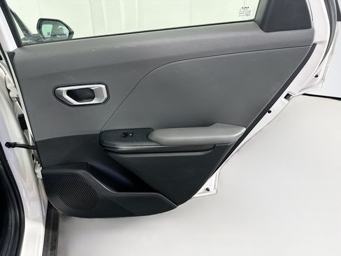 Used 2025 Kia K4 FWD image 28