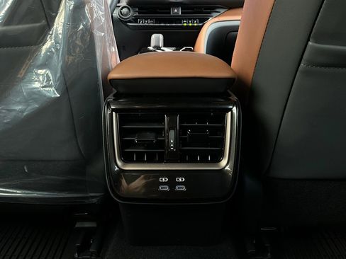 New 2025 Toyota Crown Signia image 14