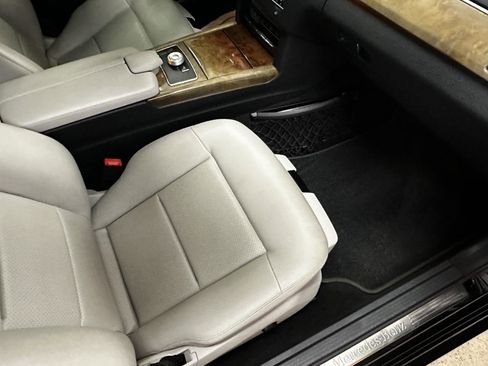Used 2011 Mercedes-Benz E 350 4MATIC Sedan image 92