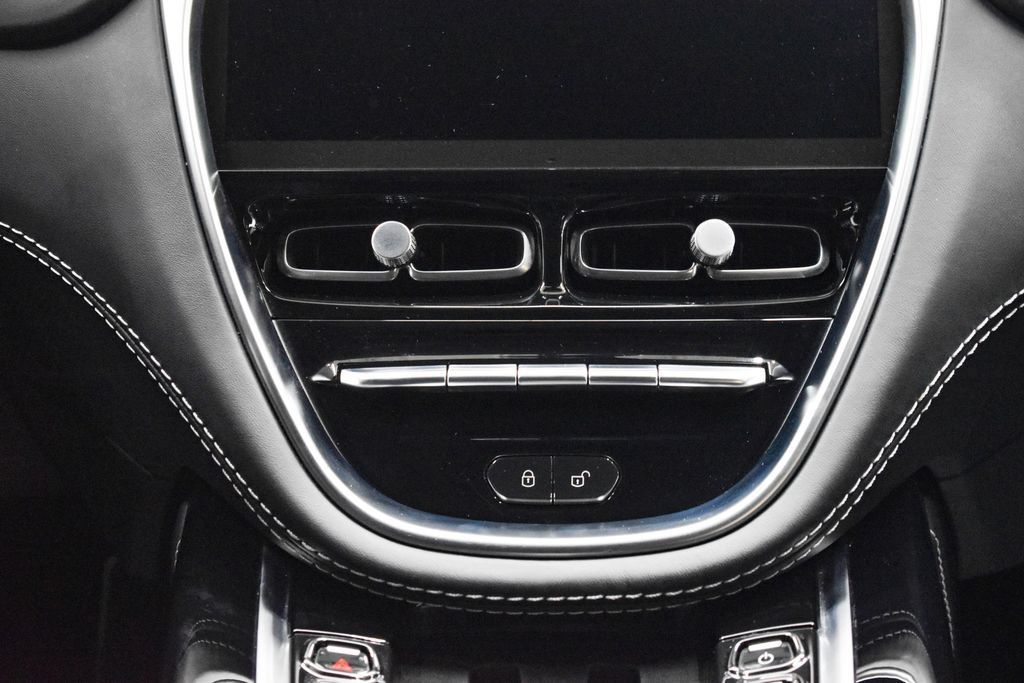 Used 2022 Aston Martin DBX AWD/4WD image 25