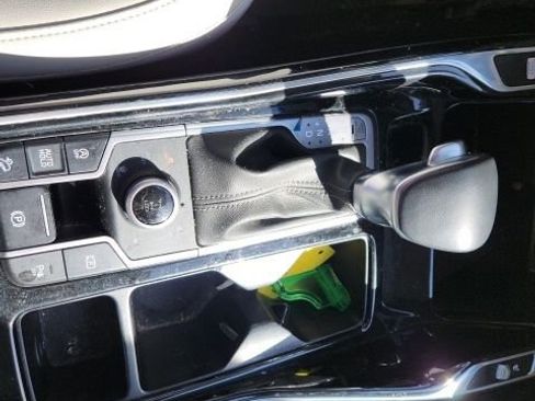 Used 2023 Kia Sorento SX image 16