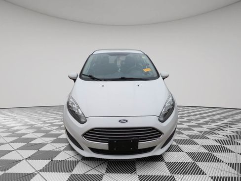 Used 2014 Ford Fiesta SE FWD image 2