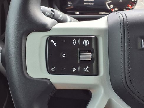 Used 2024 Land Rover Defender 110 X-Dynamic SE image 13