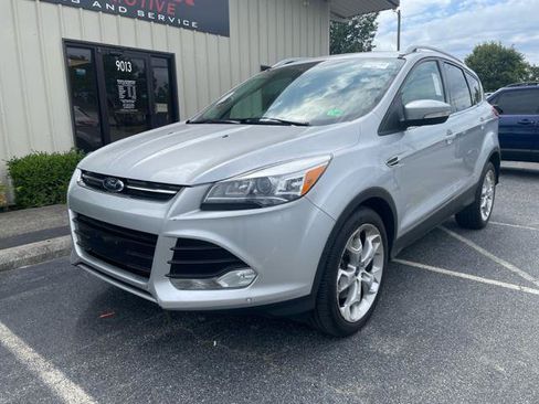 Used 2014 Ford Escape Titanium w/ Equipment Group 401A AWD/4WD image 2