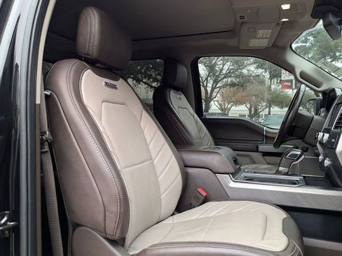 Used 2019 Ford F150 Limited w/ Trailer Tow Package image 31