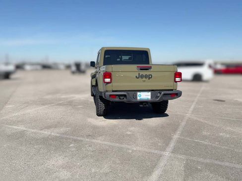 New 2025 Jeep Gladiator Sport image 9