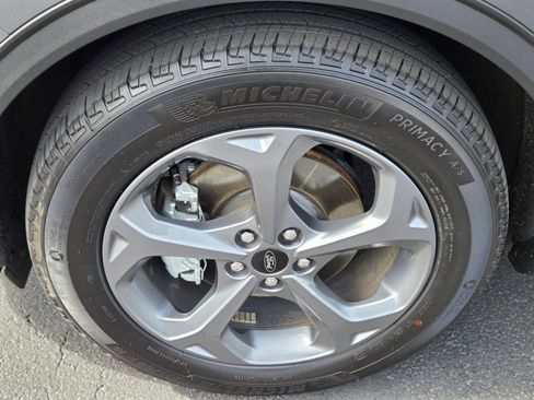 Certified 2025 Ford Escape ST-Line FWD image 9