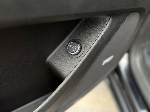 Used 2021 Chevrolet Traverse Premier w/ Redline Edition image 29