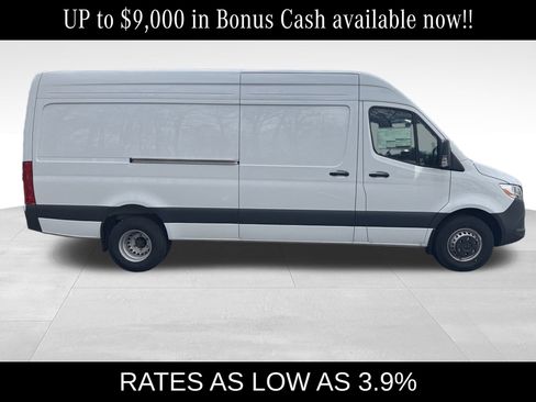 New 2025 Mercedes-Benz Sprinter 4500 image 28