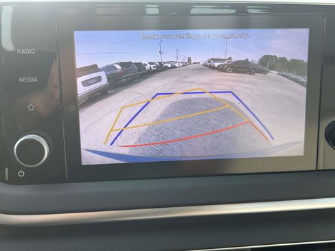 Used 2023 Hyundai Sonata SE w/ Preferred Accessory Package FWD image 12