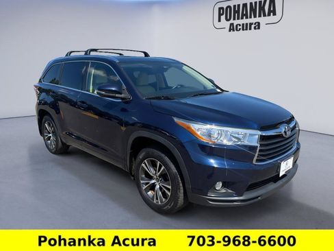 Used 2016 Toyota Highlander XLE AWD/4WD image 1
