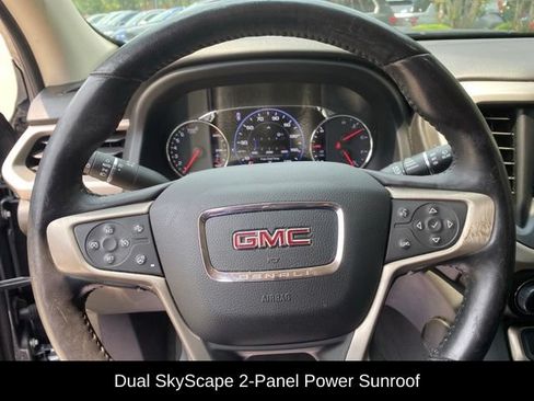 Used 2022 GMC Acadia Denali w/ Denali Ultimate Package AWD/4WD image 11
