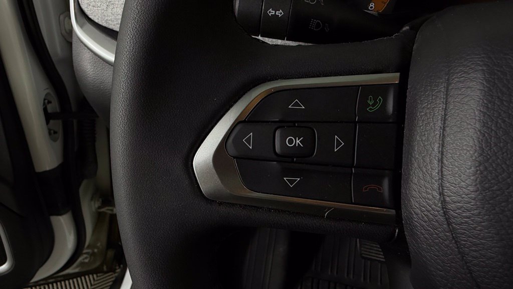 Used 2024 Jeep Compass Latitude AWD/4WD image 16