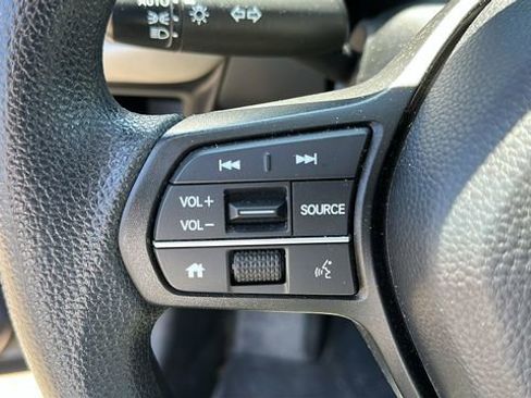 Used 2024 Honda HR-V LX image 11