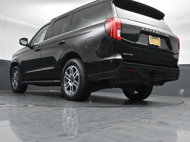 Certified 2025 Ford Expedition Active AWD/4WD image 43