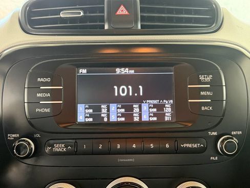 Used 2018 Kia Soul FWD image 21