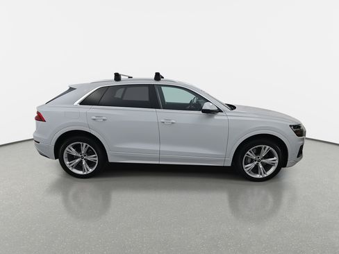 Used 2022 Audi Q8 Premium w/ Convenience Package image 4