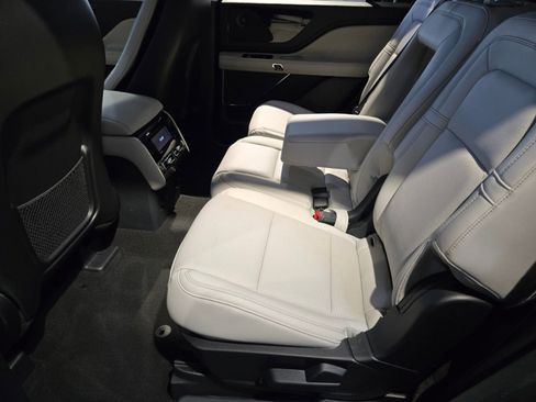New 2026 Lincoln Aviator Reserve AWD/4WD image 12
