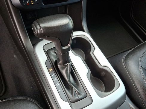 Used 2019 Chevrolet Colorado ZR2 image 11