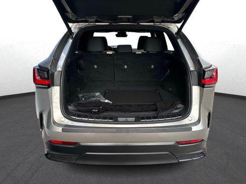 Used 2024 Lexus NX 250 FWD w/ Towing Package (2000 Lbs) image 11