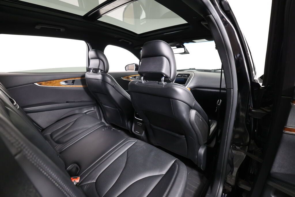 Used 2016 Lincoln MKX Reserve w/ Climate Package FWD image 20