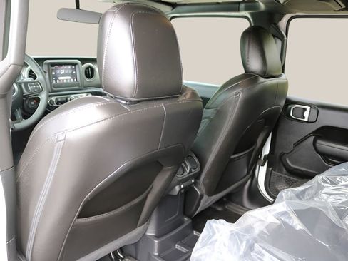 Used 2023 Jeep Wrangler Unlimited Sport AWD/4WD image 14