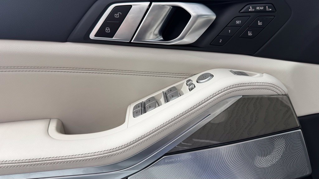 New 2026 BMW ALPINA XB7 AWD/4WD image 12