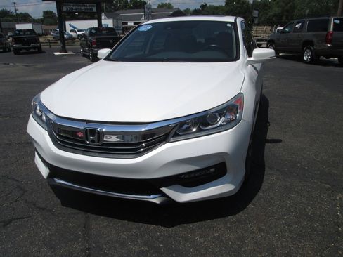 Used 2017 Honda Accord EX-L image 11