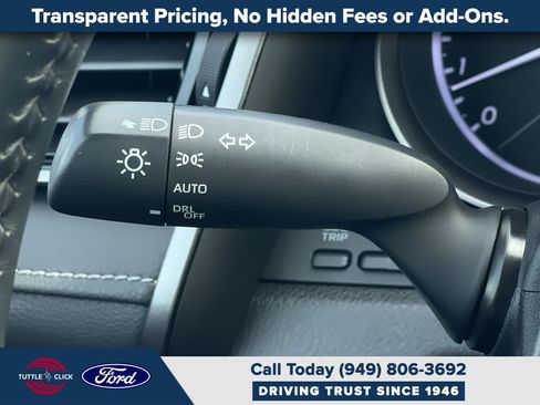 Used 2022 Toyota Camry SE w/ Carpet Mat Package (TMS) FWD image 31