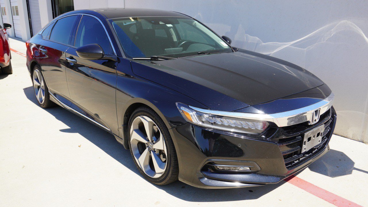 Used 2019 Honda Accord Touring image 3