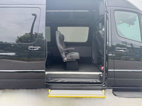 Used 2023 Mercedes-Benz Sprinter 3500 image 14