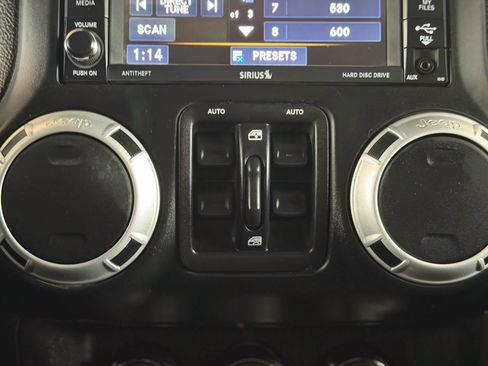 Used 2014 Jeep Wrangler Unlimited Sahara w/ Katzin Premium Leather Group AWD/4WD image 29