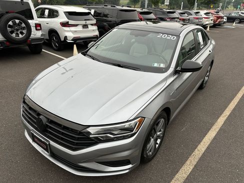 Used 2020 Volkswagen Jetta R-Line w/ R-Line Cold Weather Package FWD image 16