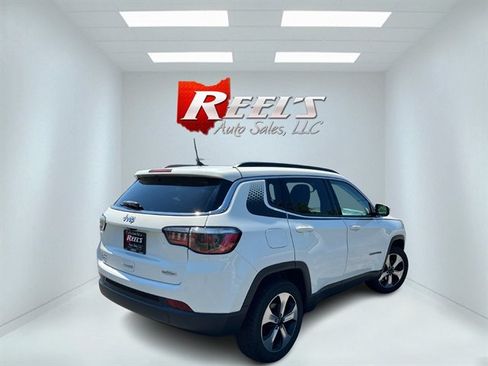 Used 2018 Jeep Compass Latitude w/ Popular Equipment Group AWD/4WD image 7