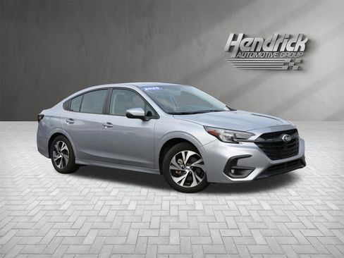 Used 2025 Subaru Legacy Premium AWD/4WD image 2