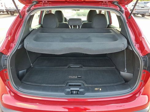 Certified 2018 Nissan Rogue Sport SV image 29