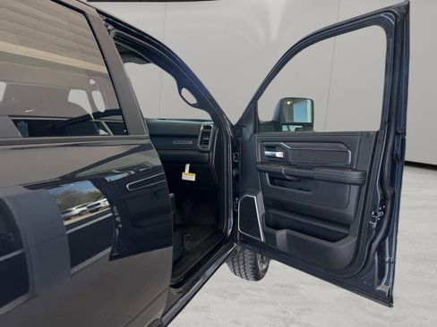 New 2026 RAM 2500 Laramie w/ Night Edition AWD/4WD image 34
