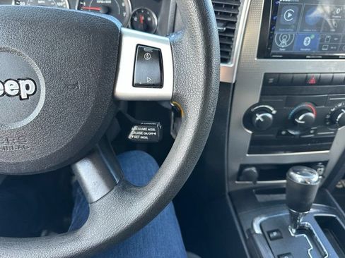 Used 2008 Jeep Grand Cherokee Laredo AWD/4WD image 13