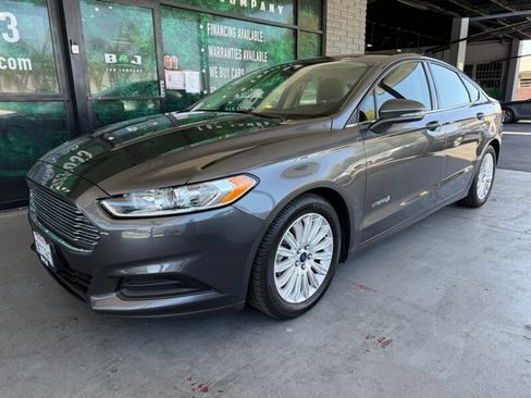 Used 2015 Ford Fusion SE FWD image 1