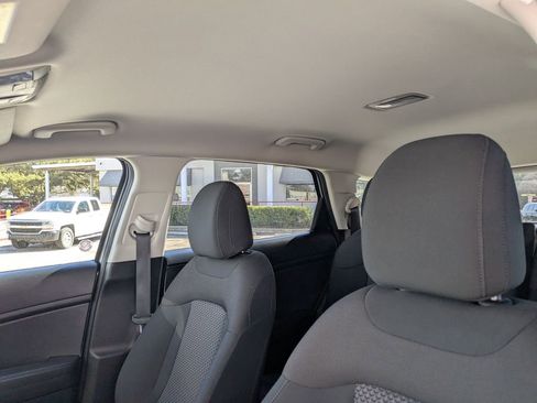 Used 2024 Kia Sportage LX image 22