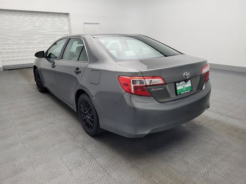 Used 2014 Toyota Camry L image 5