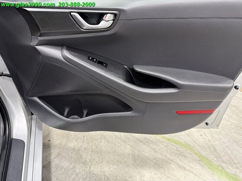 Used 2018 Hyundai Ioniq Blue FWD image 29