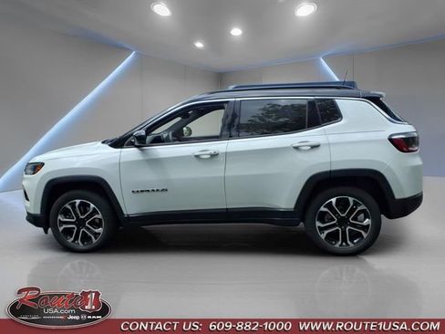 Used 2023 Jeep Compass Limited AWD/4WD image 7
