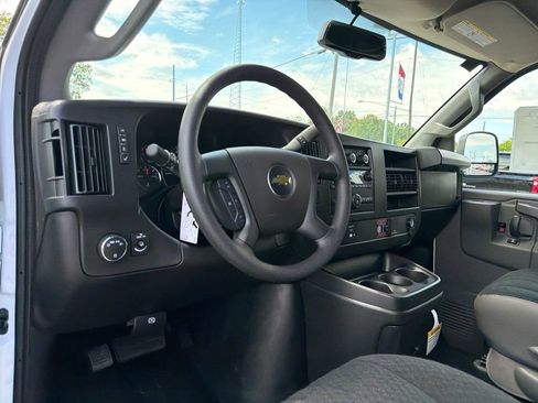 New 2026 Chevrolet Express 2500 Extended w/ Driver Convenience Package RWD image 10