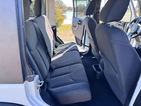 Used 2017 Jeep Wrangler Unlimited Sport w/ Quick Order Package 24S image 12